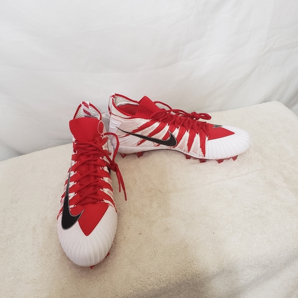 nike men's alpha menace shark 2 mid football cleats